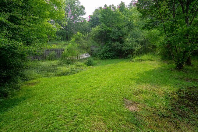 Building Photo - 3 Bed|1 Bath Apartment in Westcott Neighbo...