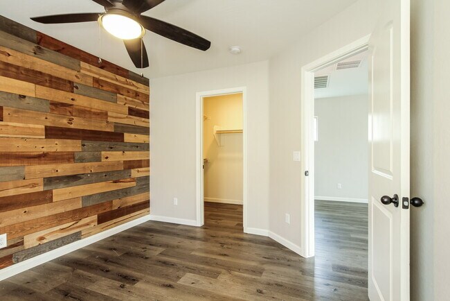 Building Photo - 17976 N 114th Ln