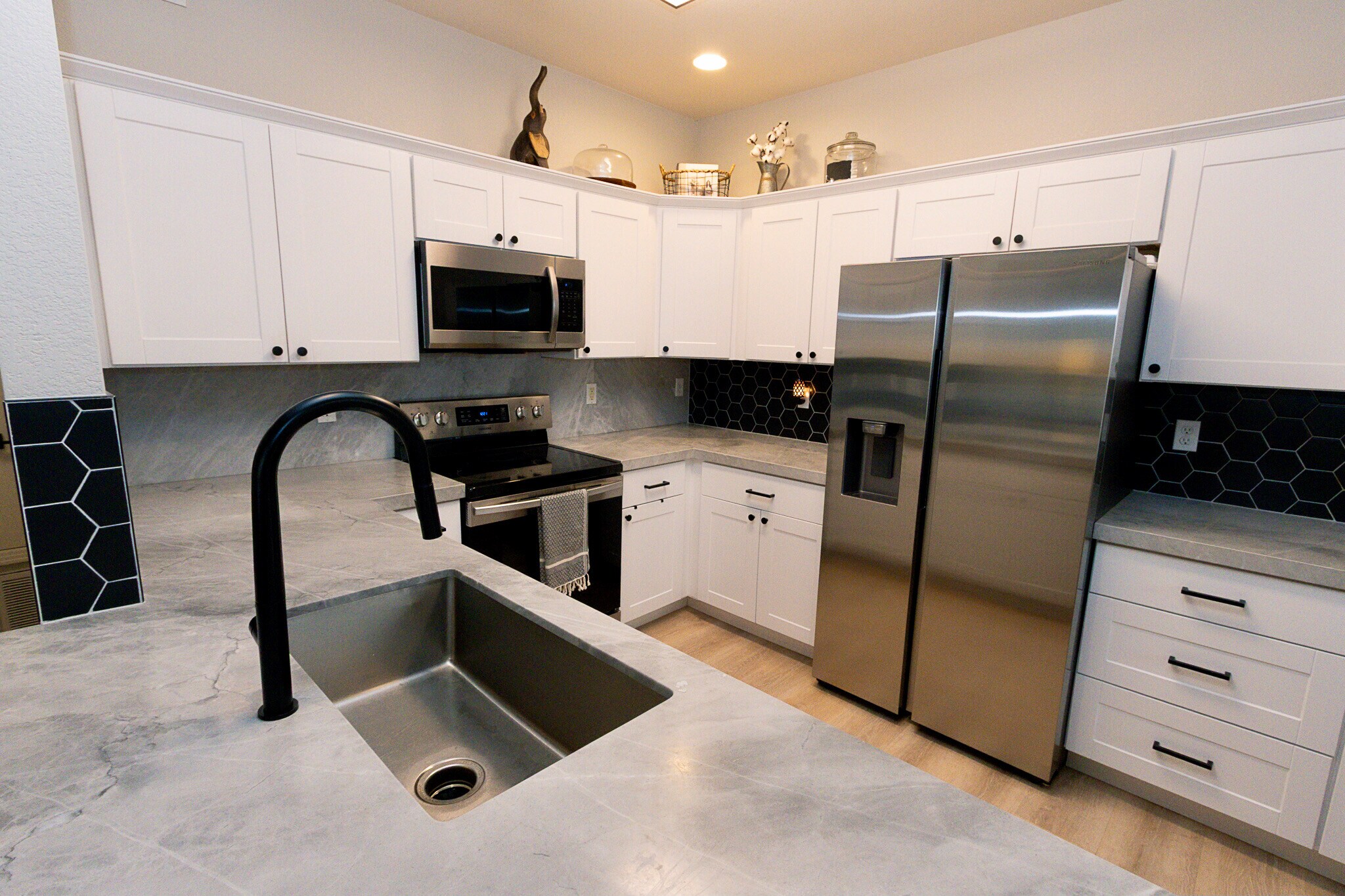 Building Photo - 9369 Amison Cir