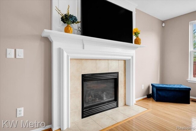 Building Photo - 7696 Henley Dr