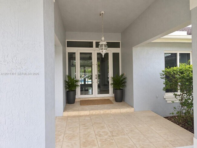 Building Photo - 7625 SW 75th Ave