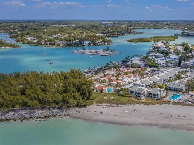 Building Photo - 1585 Tarpon Center Dr