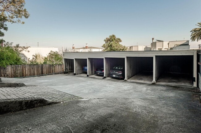 Building Photo - 1119Dol