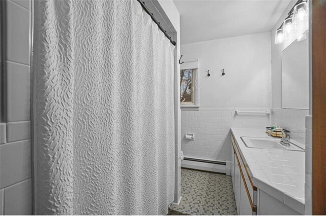 Building Photo - 9 Wampanoag Cir