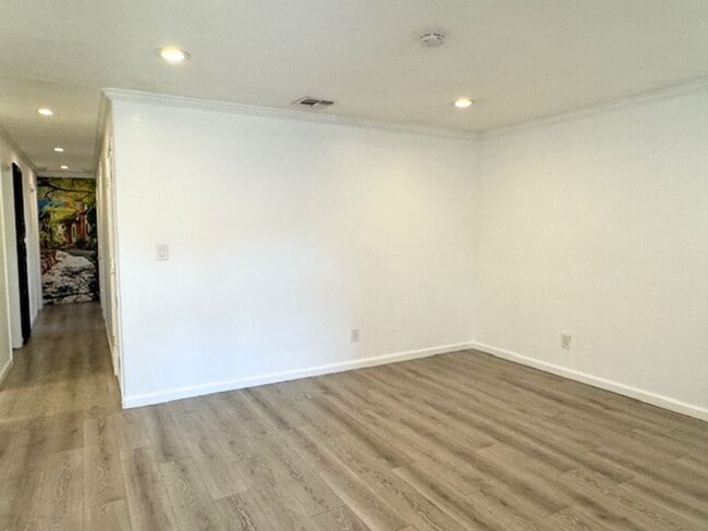 Building Photo - Home for Rent in Rio Linda