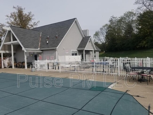 Building Photo - 135 Dale Hollow Dr