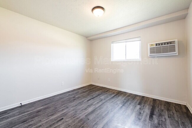 Building Photo - 3224 Twin Oak Ln