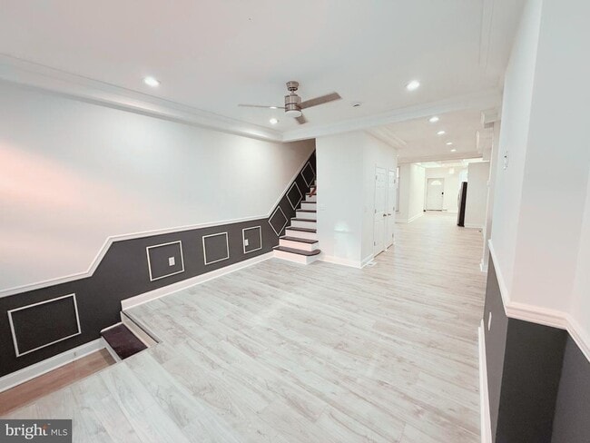 Building Photo - 714 Dolphin St