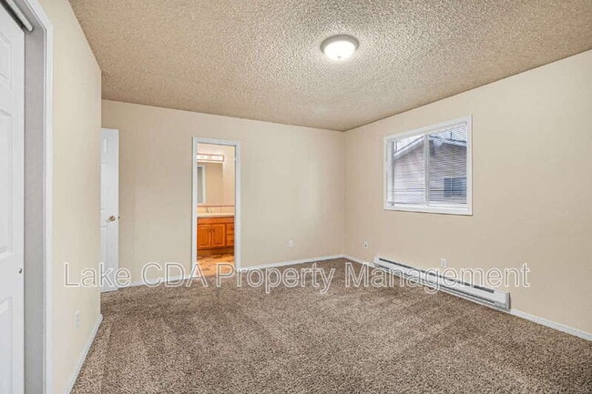 Building Photo - 906 N 2nd St