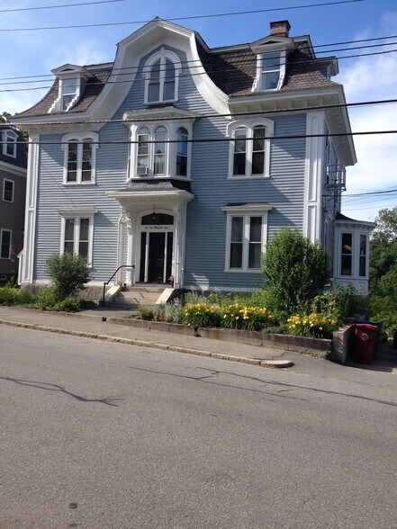 Building Photo - 420 E Merrimack St