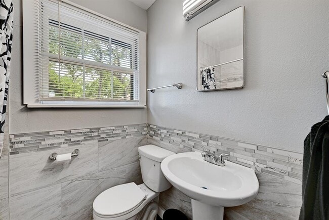 Building Photo - 4517 Jinx Ave