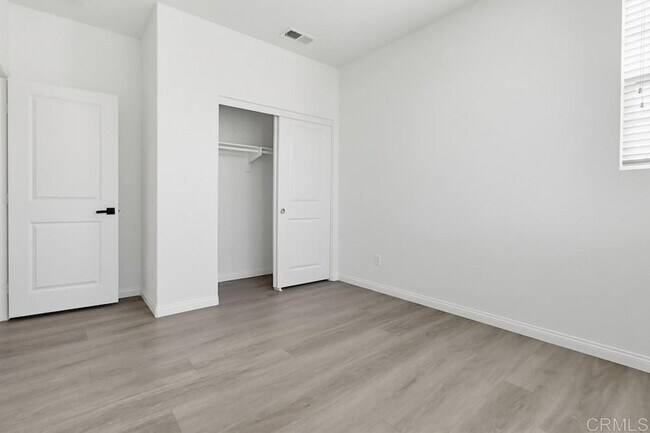 Building Photo - 1720 Santa Ivy Ave