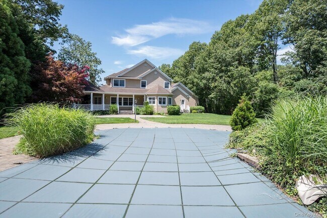 Building Photo - 12 Glenridge Ln