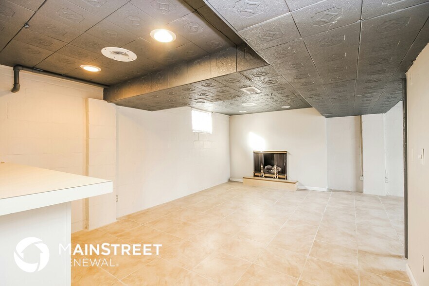 Building Photo - 7909 Garfield Ave