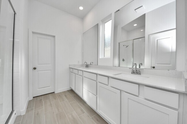 Building Photo - 27443 Sunterra Village Dr