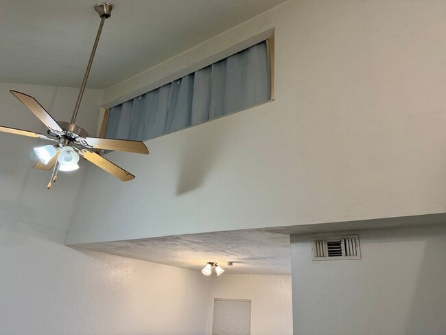 Building Photo - 7200 SW 8th Ave