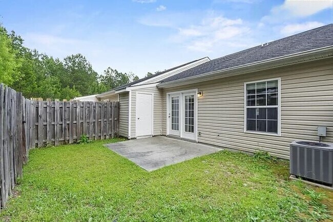 Building Photo - 423 Elders Pond Cir