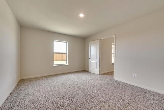 Building Photo - 124 Bandana Cir