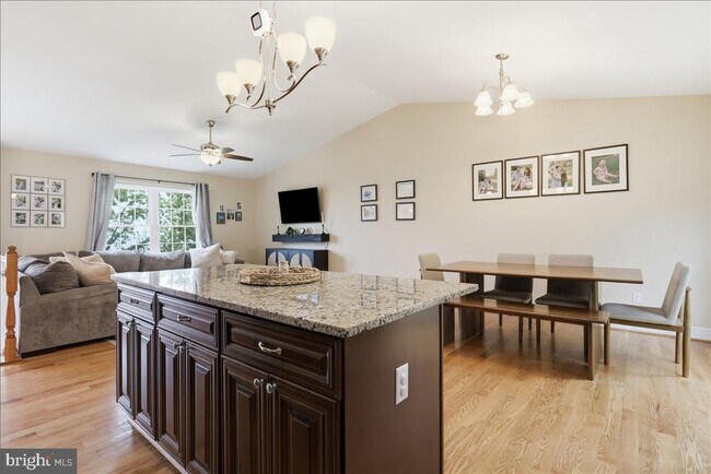 Building Photo - 1617 Tomahawk Trail