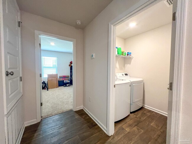 Building Photo - 5474 Merlin