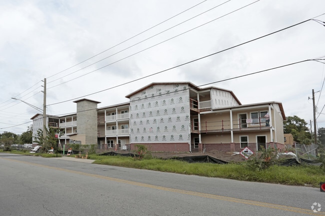 Building Photo - C.B. Dailey Villas