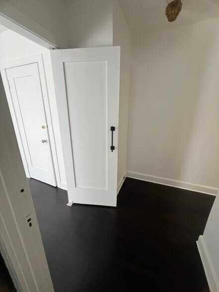 Building Photo - 1234 Keniston Ave