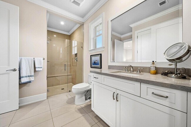 Building Photo - 120 Grove Way