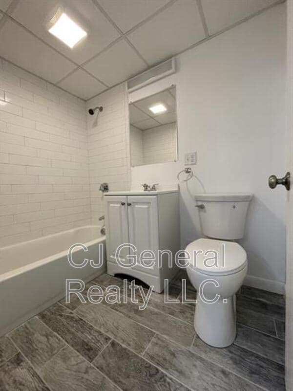 Building Photo - 106 Broad St