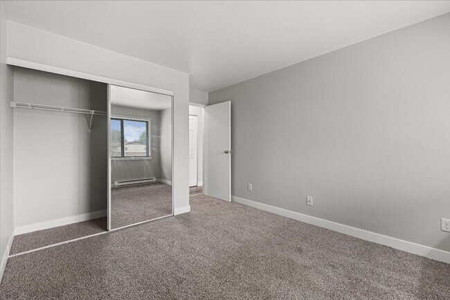 Building Photo - 591 W Arndt St