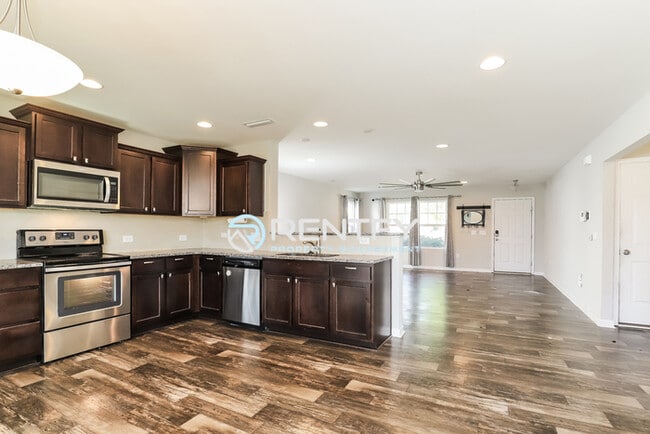 Building Photo - 370 Inlet Pl Dr