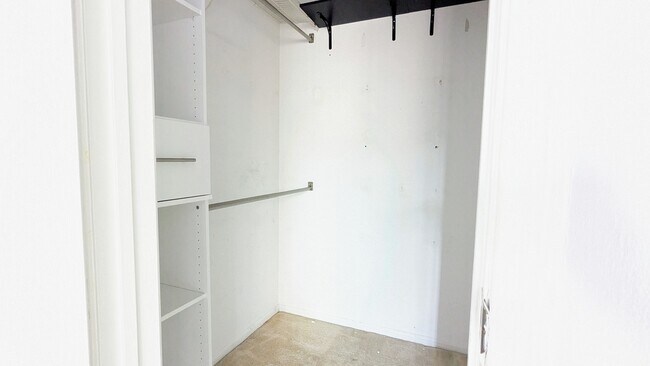 Building Photo - 2060 N Rand Rd