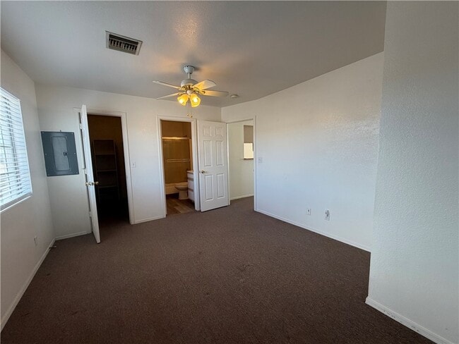 Building Photo - 331 Phyllis Dr