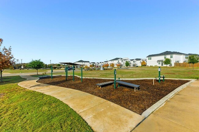 Building Photo - 159 Threshing Rd