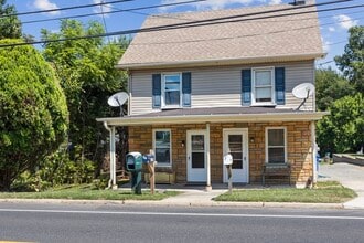 Building Photo - 675 Main St