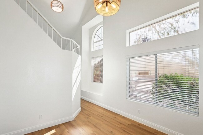 Building Photo - Beautiful, Well Kept, North Summerlin Pool Home