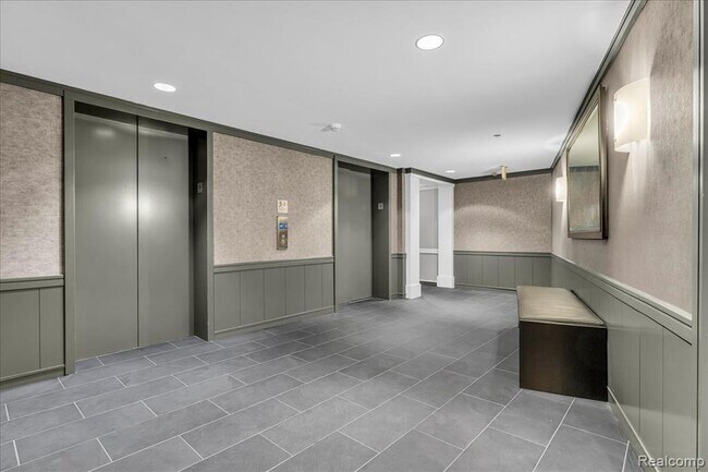 Building Photo - 411 S Old Woodward Ave