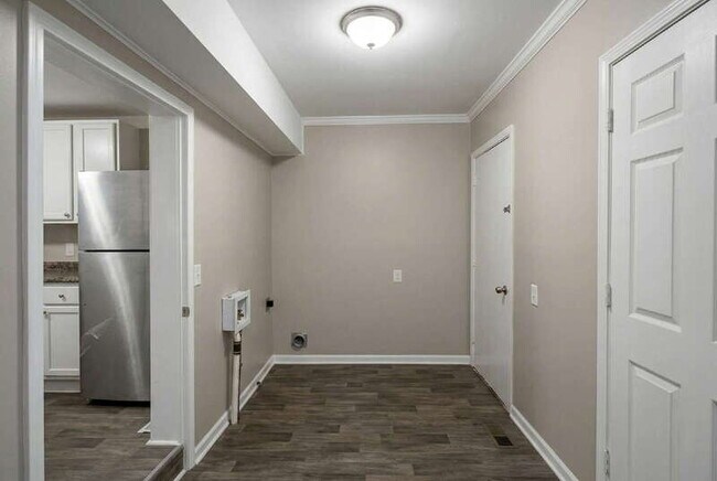 Building Photo - 218 Irving Ave