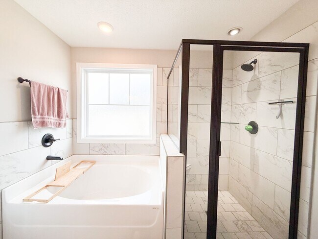 Building Photo - 3 Bedroom 2.5 Bathroom Home