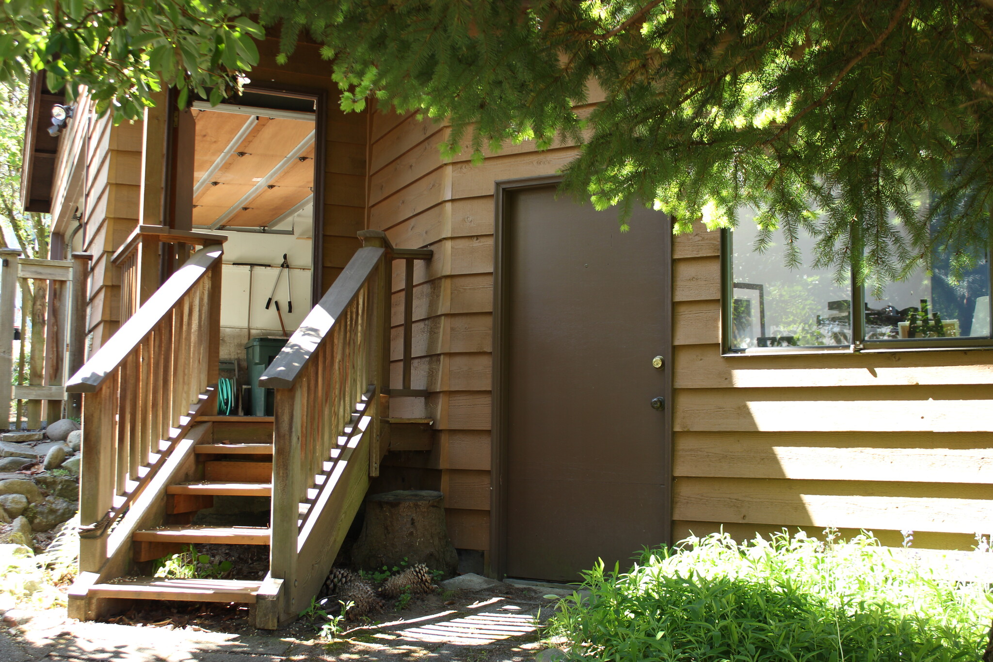 Garage and office building - 1236 Northeast 103rd Street