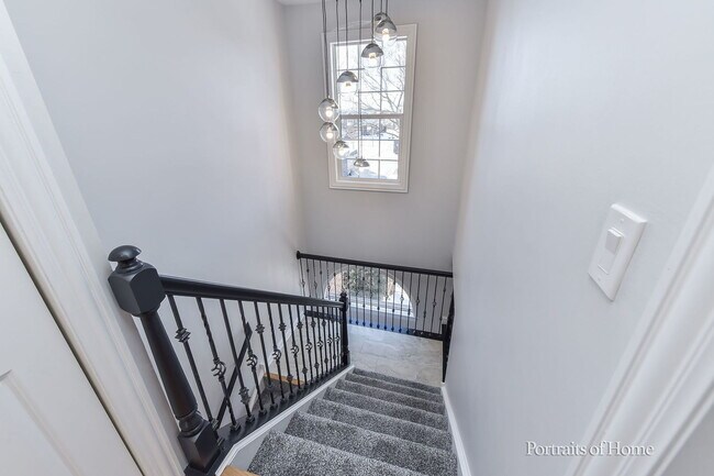 Building Photo - 850 Shandrew Dr