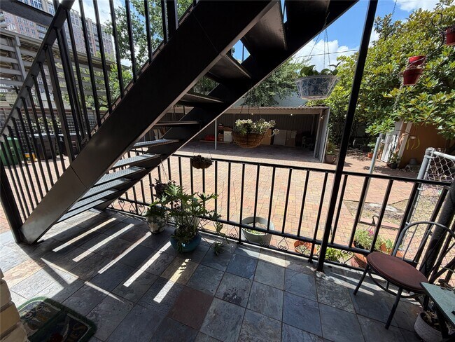 Building Photo - 1109 Autrey St