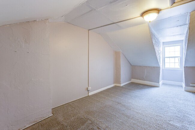 Building Photo - 2013 Gregory St