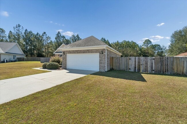 Building Photo - AVAILABLE NOW! (Pet Friendly)