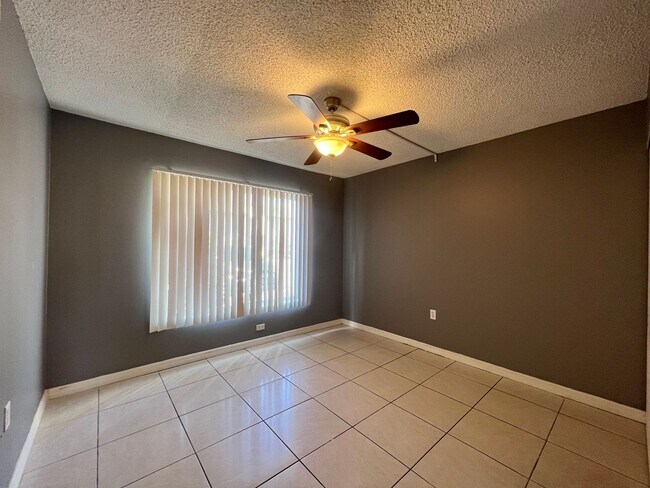 Building Photo - All inclusive 2 bed/ 1 bath condo in Hidden Lakes - Coming Soon near Downtown SRQ