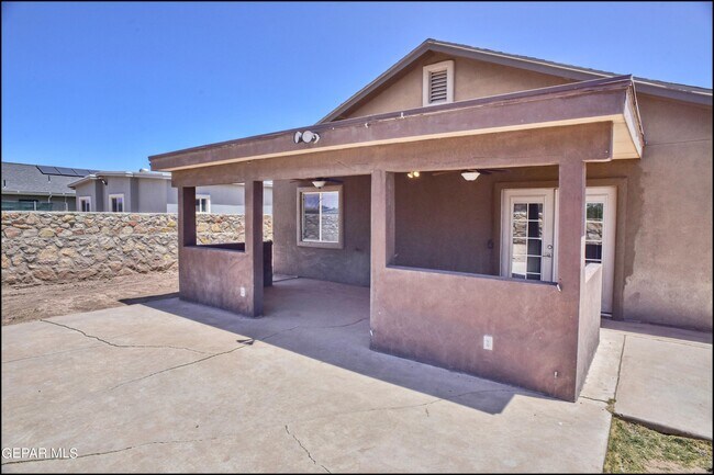 Building Photo - 703 Joe Rodriguez Dr