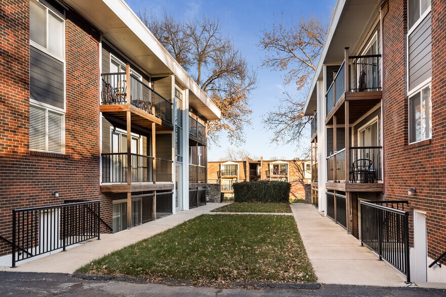 Building Photo - 4012 Oak St