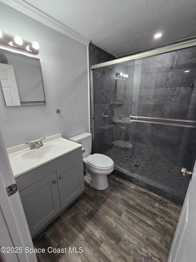 Building Photo - 1700 Bottlebrush Dr