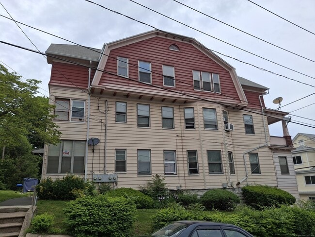 Primary Photo - 486 Wilson St
