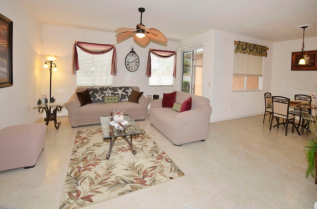Building Photo - 2553 Langrove Ln SW
