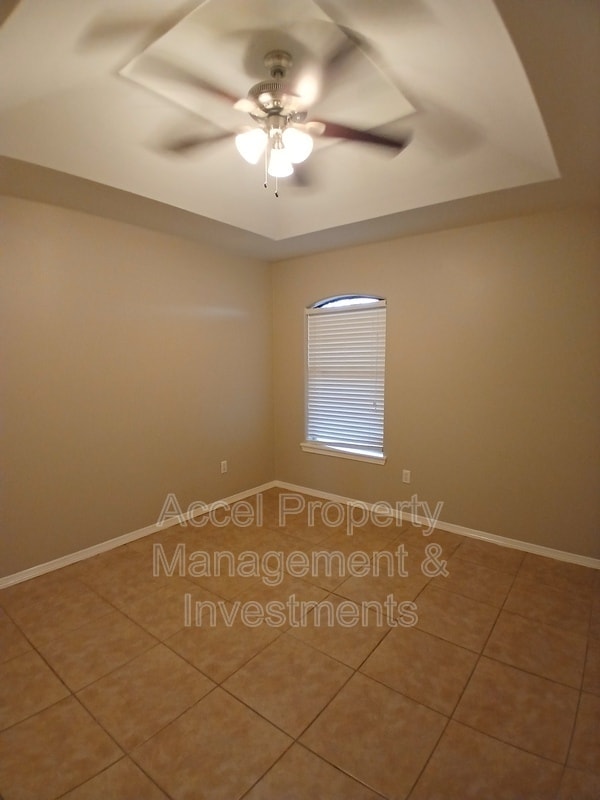 Building Photo - 3216 Ginger Ave